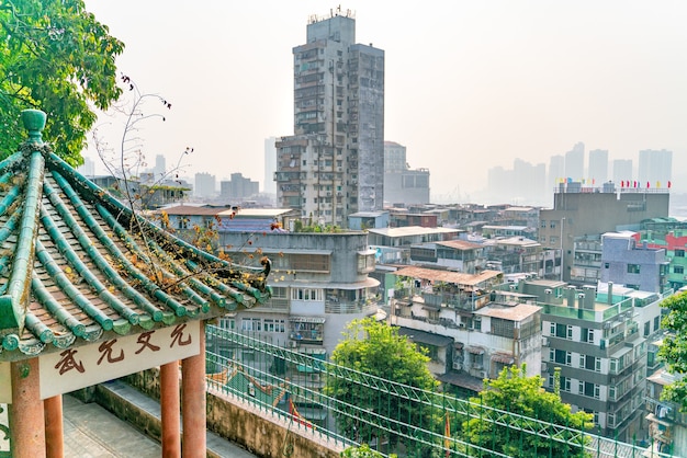 写真 中国、マカオの汚いダウンタウンのスラム村のハイアングルドローンの風景図。