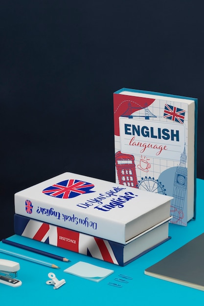 Disposizione di libri in inglese ad alto angolo