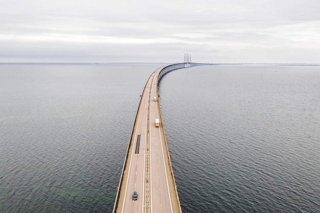 デンマークとスウェーデンの間の有名なoresund橋、oresundsbronのハイアングルショット