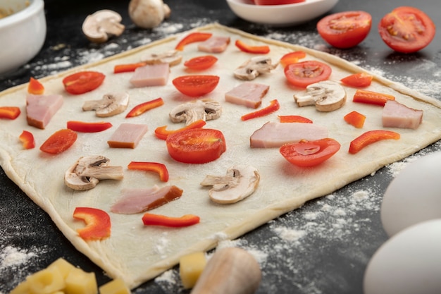 Photo high angle square pizza dough