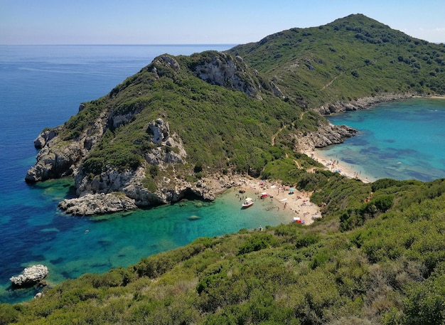 Foto vista ad alta angolazione della baia contro il cielo