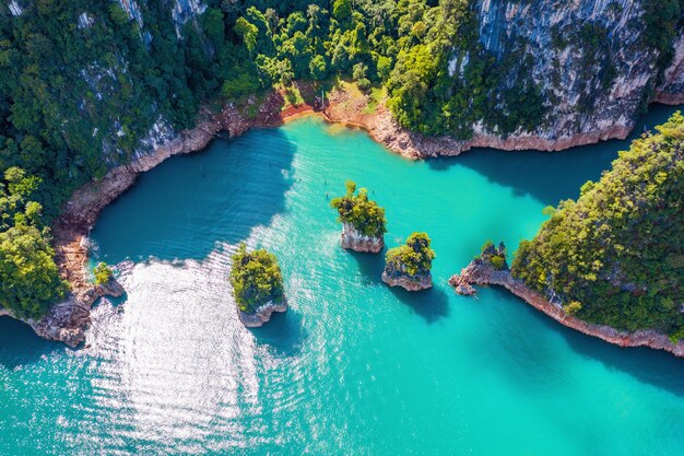 Foto vista ad alto angolo della baia