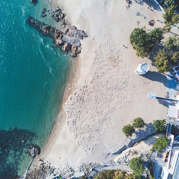 Foto vista ad alto angolo della spiaggia