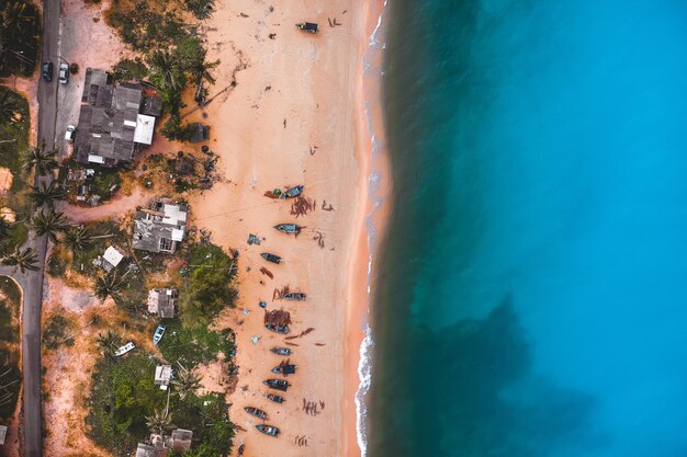 Foto vista ad alto angolo della spiaggia