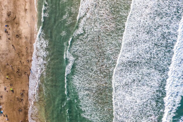 Foto vista ad alto angolo della spiaggia