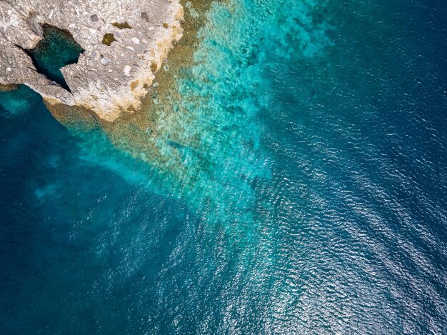 Foto vista ad alto angolo della spiaggia