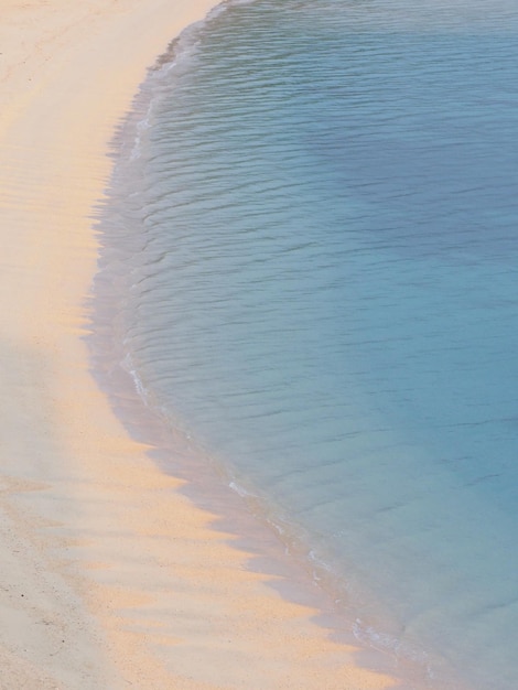 Foto vista ad alto angolo della spiaggia