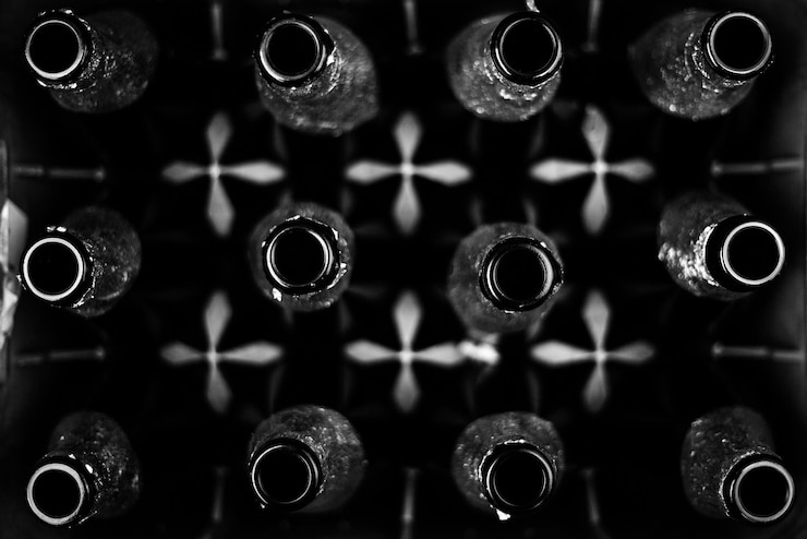Photo high angle view of beer bottles abstract alcohol