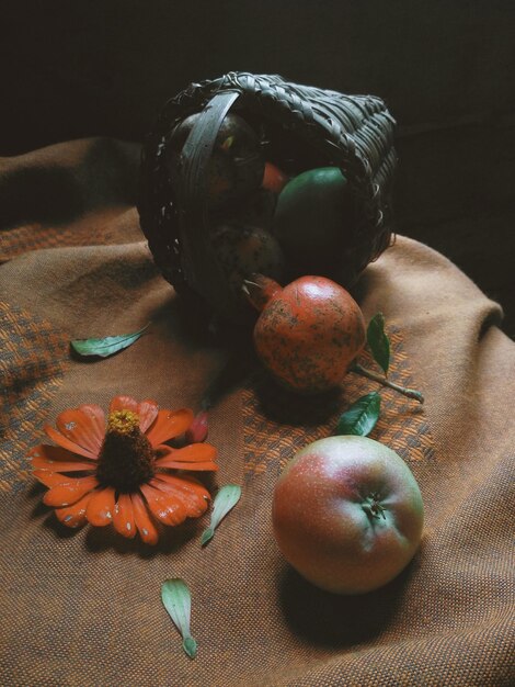 Photo high angle view of berries on table