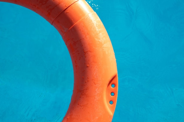 Photo high angle view of blue floating on swimming pool