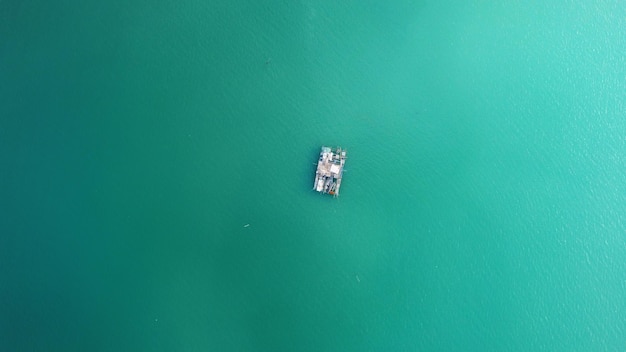 Photo high angle view of boat in sea