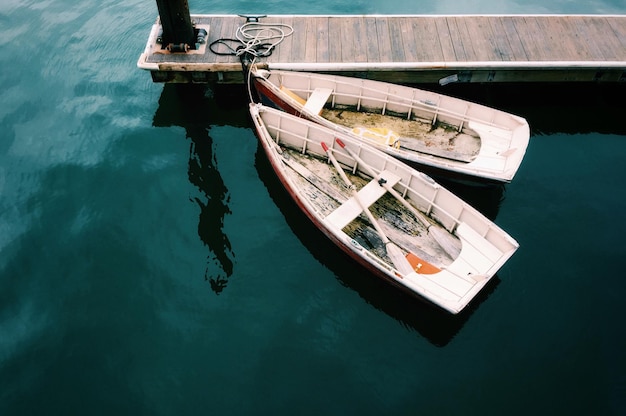 Photo high angle view of boats moored at harbor