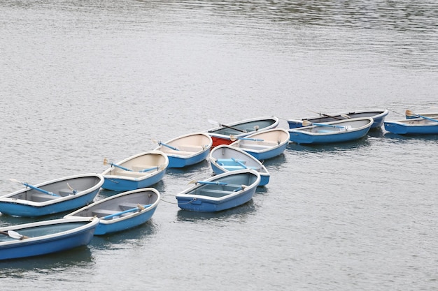 Photo high angle view of boats moored on shore