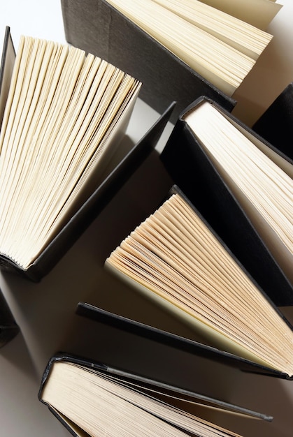 Photo high angle view of books on table