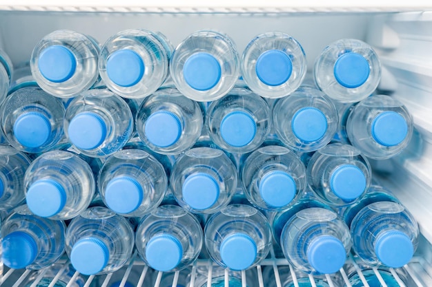 Photo high angle view of bottles in container