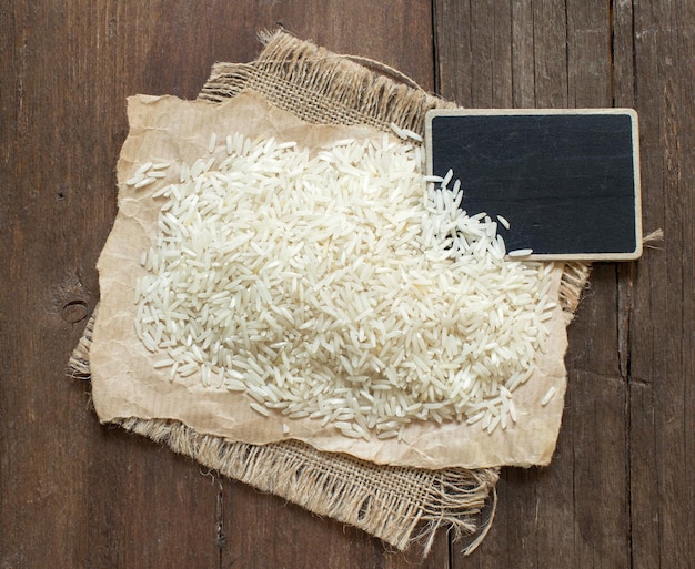 Photo high angle view of bread on cutting board