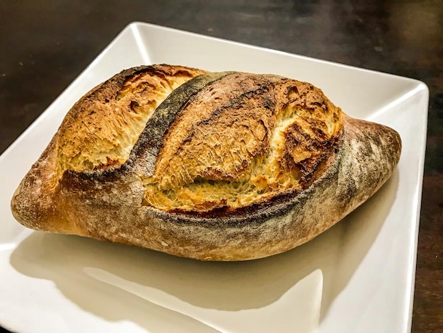 Foto vista ad alta angolazione del pane servito in piatto