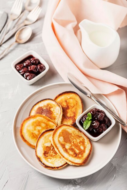 Photo high angle view of breakfast served on table