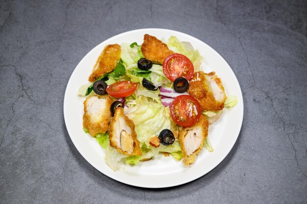 Photo high angle view of breakfast served on table