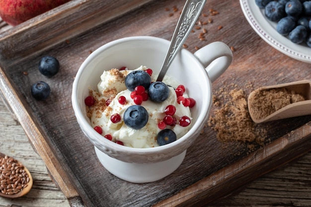 Photo high angle view of breakfast served on table