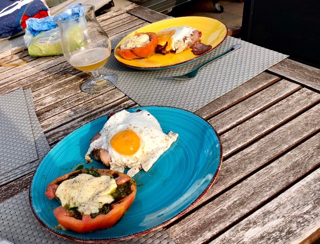 Photo high angle view of breakfast served on table