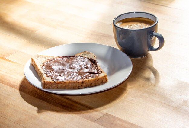 Photo high angle view of breakfast served on table