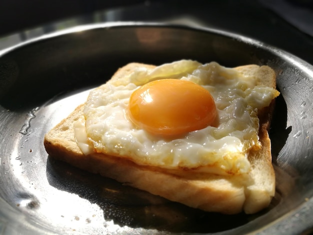 テーブルの上の朝食の高角度のビュー