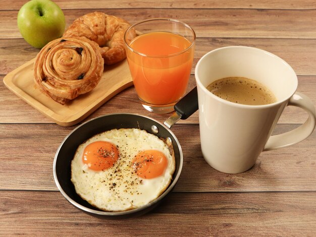 Photo high angle view of breakfast on table