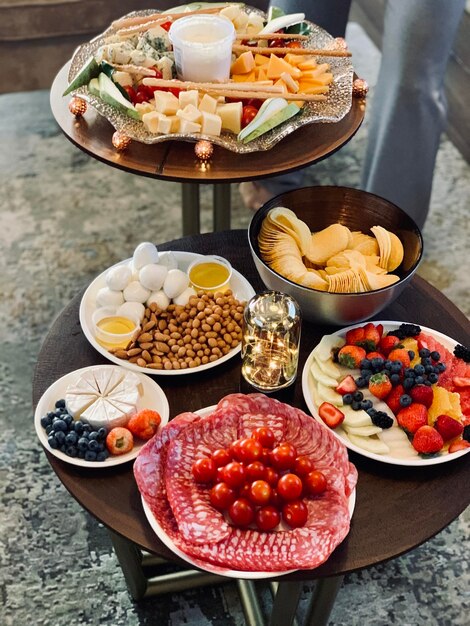 Photo high angle view of breakfast on table