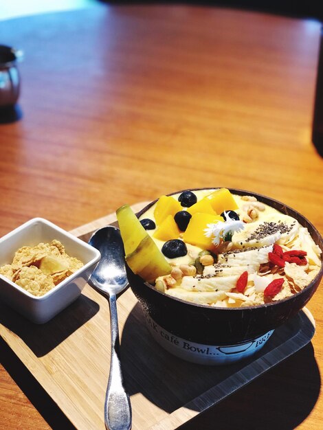 Photo high angle view of breakfast on table