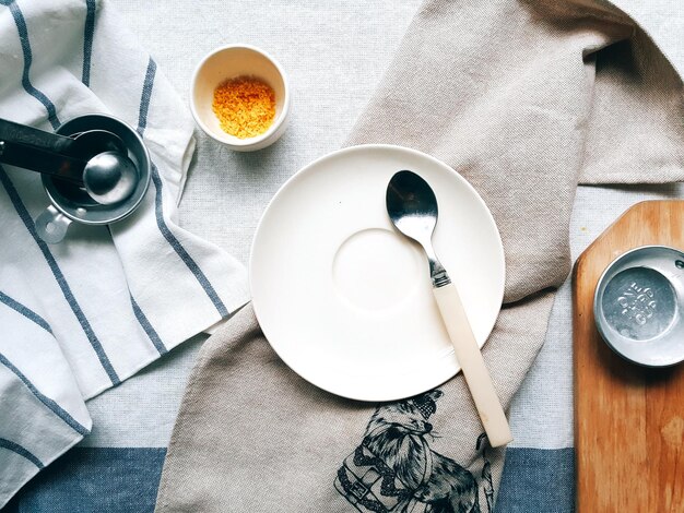 Photo high angle view of breakfast on table