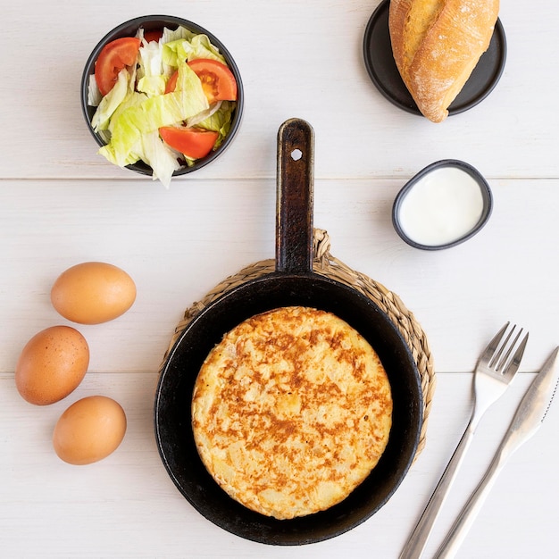 Photo high angle view of breakfast on table