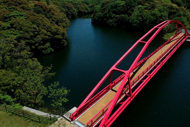 Photo high angle view of bridge over river