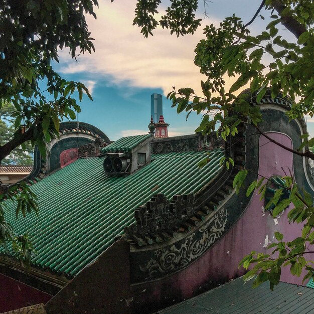 Photo high angle view of building against cloudy sky