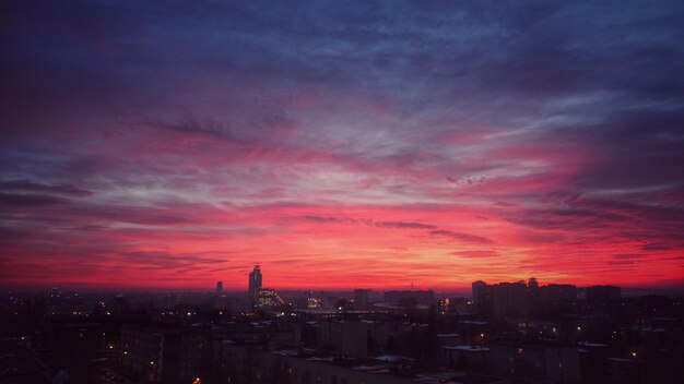 Foto vista ad alto angolo degli edifici contro il cielo durante il tramonto