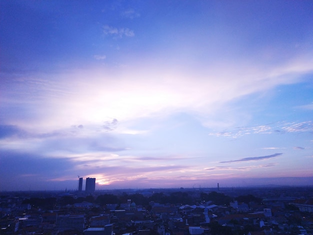 Photo high angle view of buildings against sky during sunset