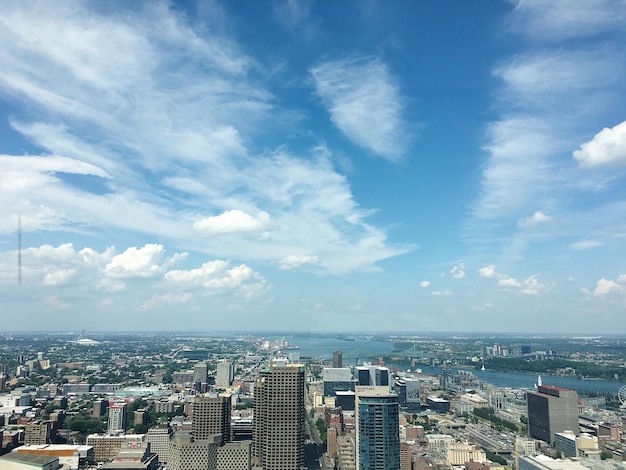 Foto vista ad alto angolo degli edifici della città contro il cielo
