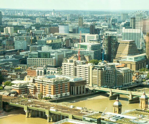 Photo high angle view of buildings in city against sky