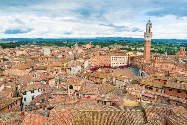 Foto vista ad alta angolazione degli edifici in città