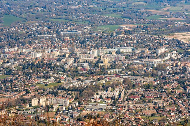 Foto vista ad alta angolazione degli edifici in città