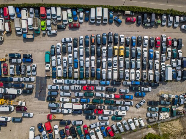 Photo high angle view of cars in parking lot