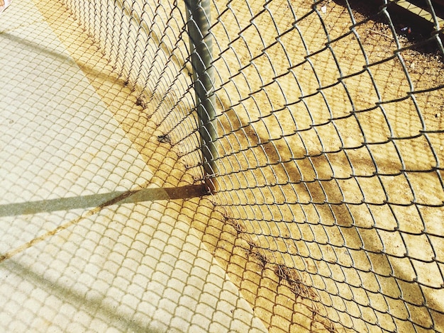 Photo high angle view of chainlink fence