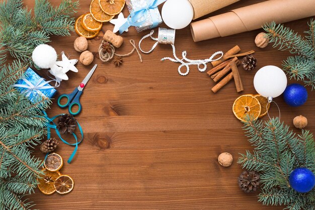 Photo high angle view of christmas decoration on table