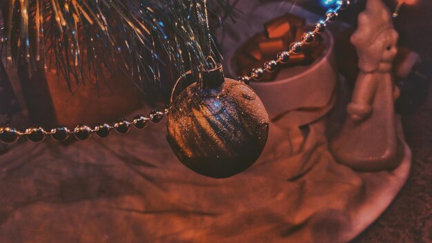 Photo high angle view of christmas decorations hanging at home