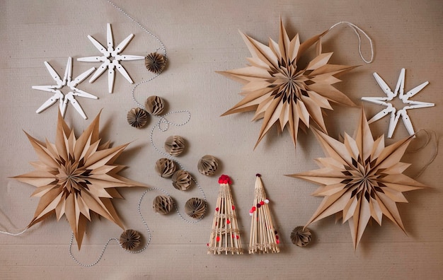 Photo high angle view of christmas decorations on table