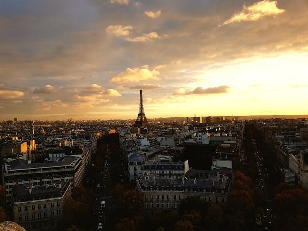 Photo high angle view of city buildings during sunset