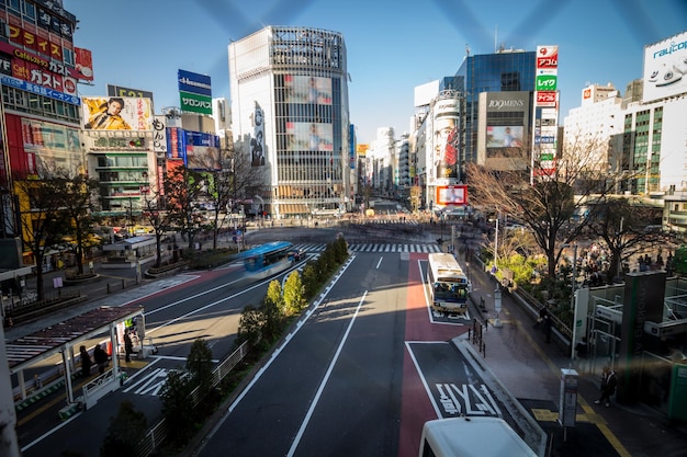 都市の通りや建物の高角度の景色