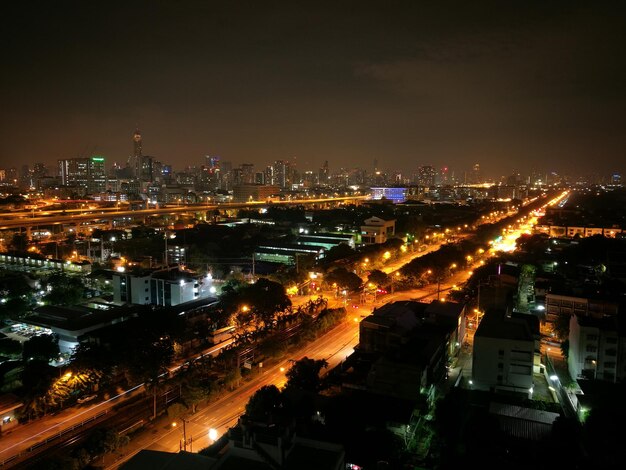 Photo high angle view of city street at night