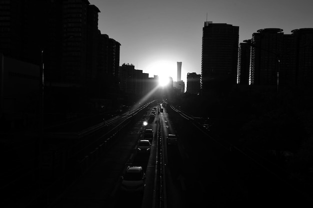 Foto vista ad alto angolo della strada della città