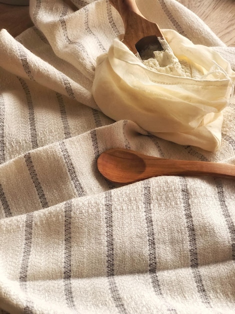 Photo high angle view of coffee beans on bed